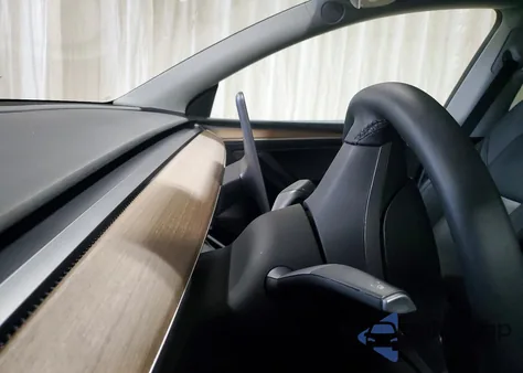 2023 Tesla Model Y из США, поврежденный, VIN 7SAYGDEE7PF925982